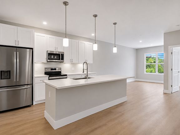 5th image of 298 Main St #2B