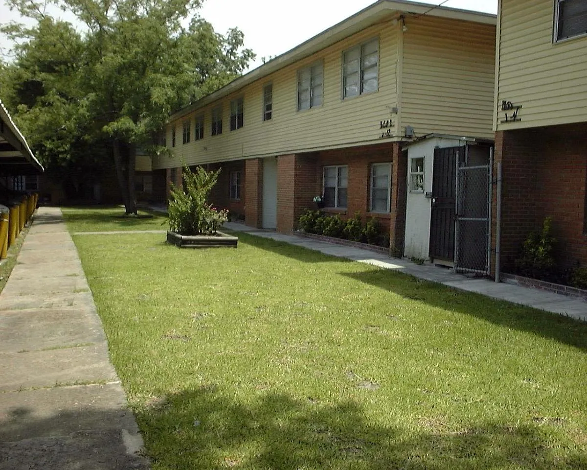 5110 Bell St — Photo 1