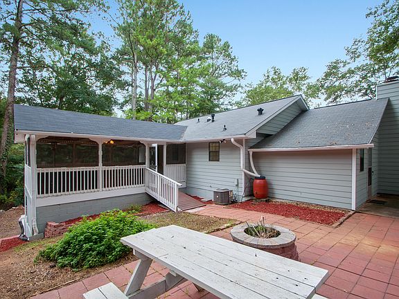 3733 outside BBQ area