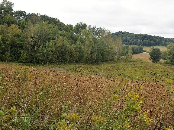5th image of 512 S County Road Bb