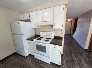 1662 Colonial Dr, Bucyrus, OH 44820