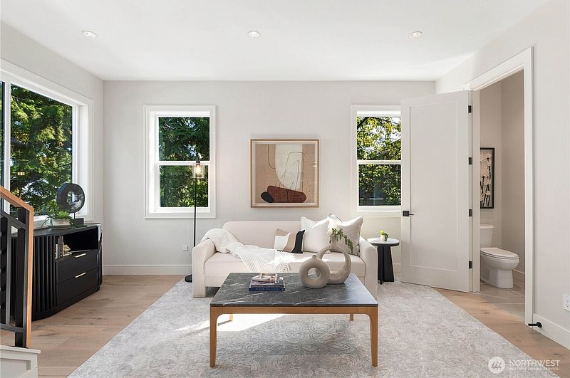 3rd image of 6206 43rd Avenue NE #B