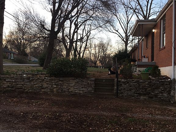 2nd image of 122 Dodge Dr #B