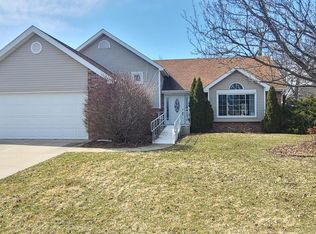 2924 Acorn Ct, Crown Point, IN 46307