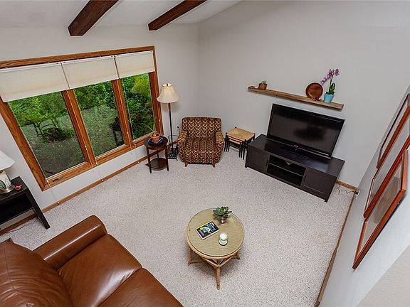 2nd image of 705 NW Chapel Dr