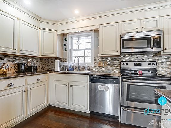 5th image of 1125 W Truesdell St