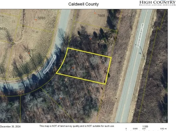 403 SE Huntington Woods Street, Lenoir, NC 28645