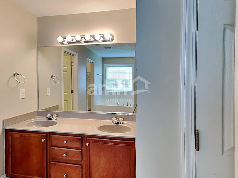 141 Bridgemill Dr — Photo 13