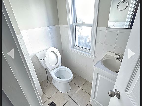 2nd image of 40 Hurd St Floor 1