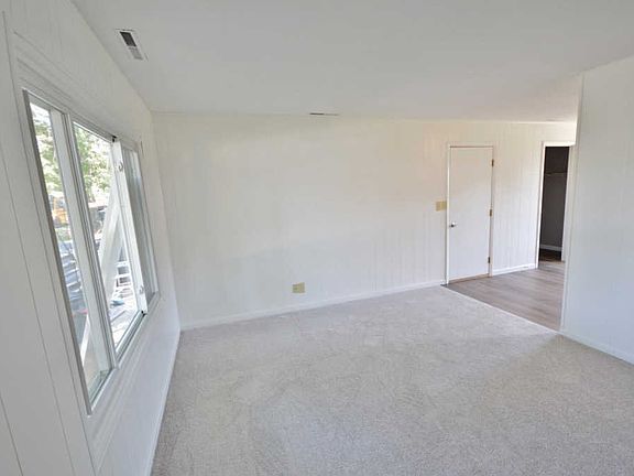 5th image of 3013 Fairwood Dr