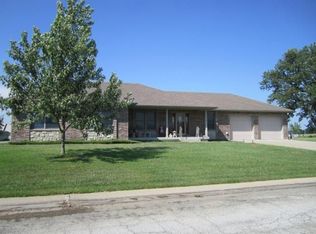 2005 Epicurean Dr, Clinton, MO 64735