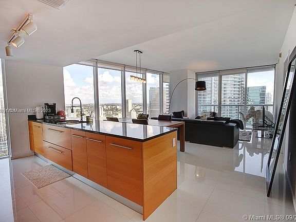 3rd image of 475 Brickell Ave APT 4415