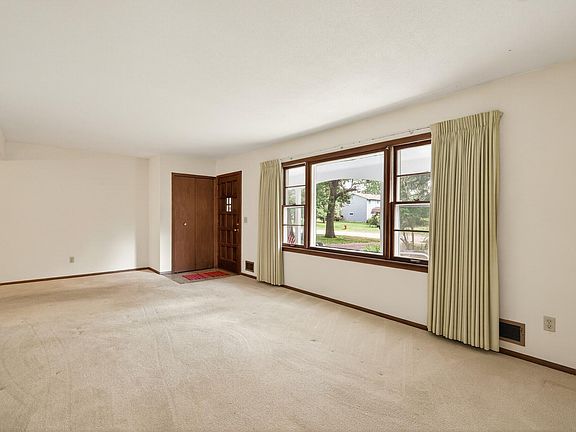 5th image of 1171 132nd Ln NE
