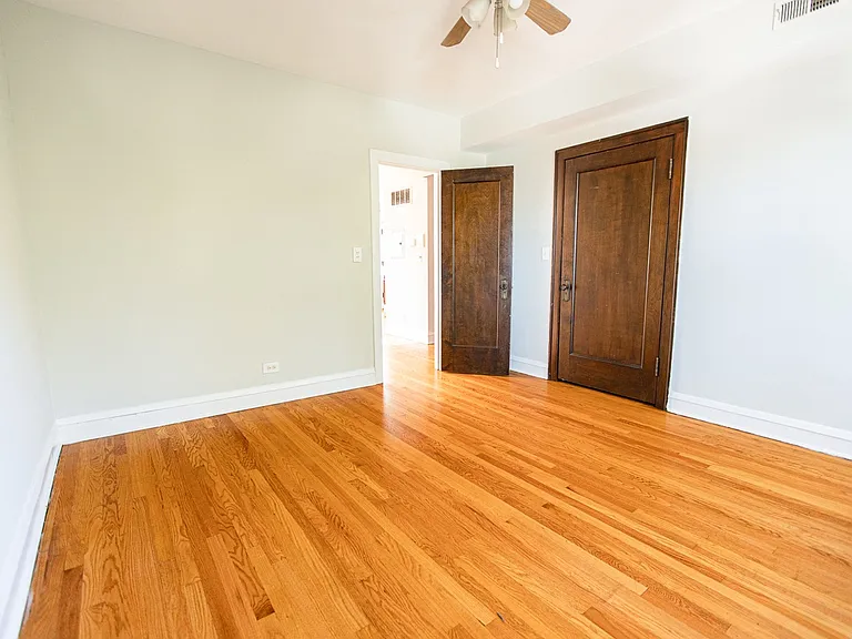 5348 N Wolcott Ave — Photo 8