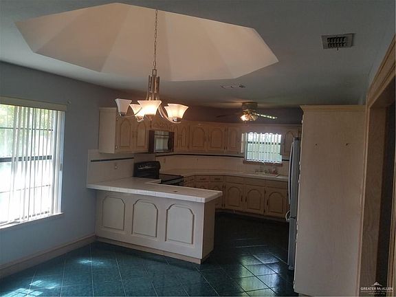 5th image of 1602 Nora Dr