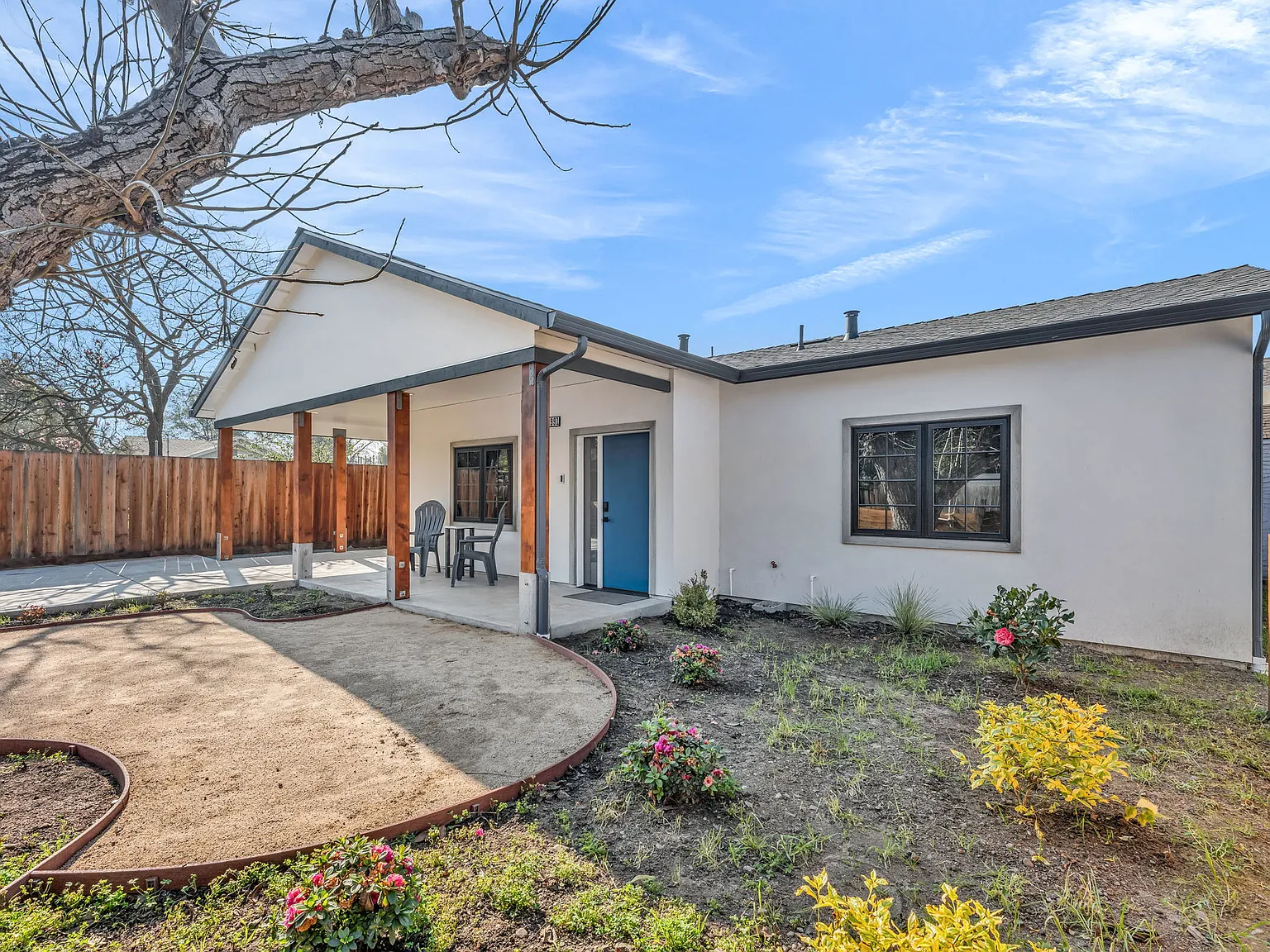 2 bed, 1.5 bath, 980 sqft, $3,000 — Photo 3