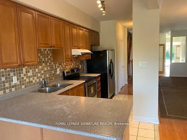 248 Breton Ave #UPPER LEVEL — Photo 18