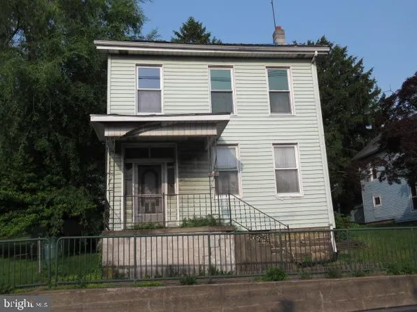 25 S 4th St, Halifax, PA 17032