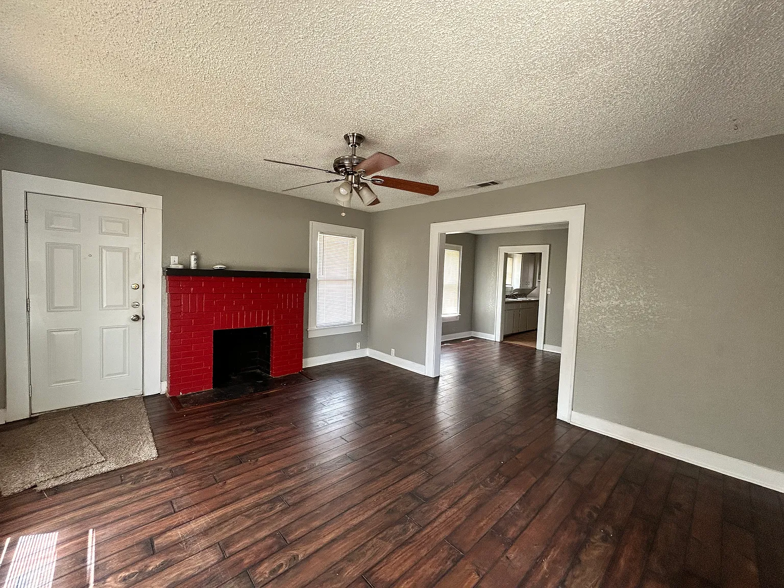 3 bed, 1481 sqft, $1,150 — Photo 2