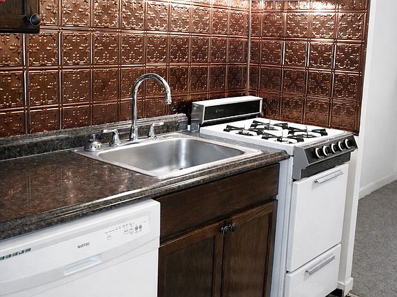 4th image of 718 4th St SE #1