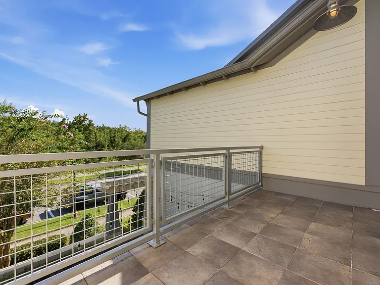 9025 Laureate Blvd — Photo 23