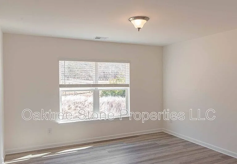 3348 Pepperpike Ct — Photo 20