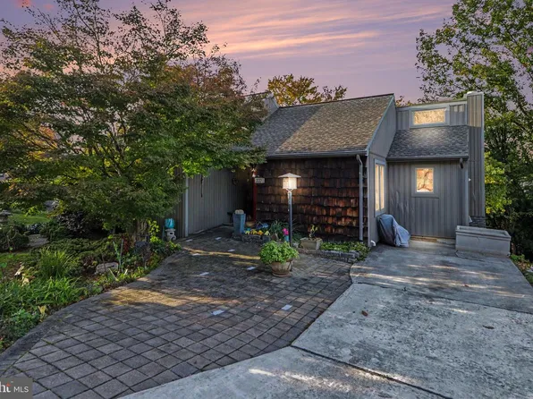 3248 Ridgeway Rd, Harrisburg, PA 17109