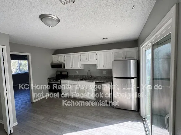 4719 Switzer Rd, Shawnee, KS 66203