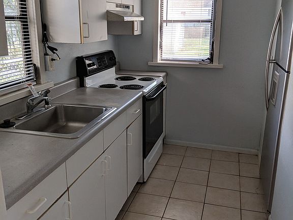 3rd image of 118 Highland Ave APT 3