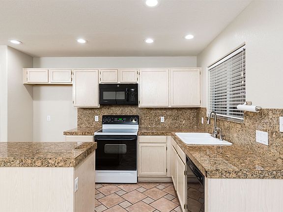 4th image of 3234 W Abraham Ln