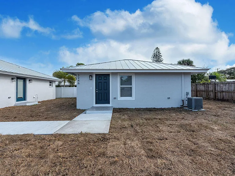 4959 SE Primrose Way #2 — Photo 3