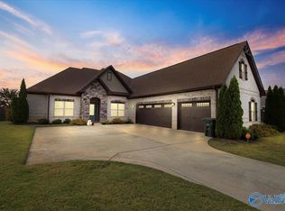 325 Summerglen Rd SW, Madison, AL 35756