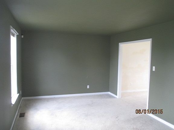 3rd image of 1504 Fawcett Ln