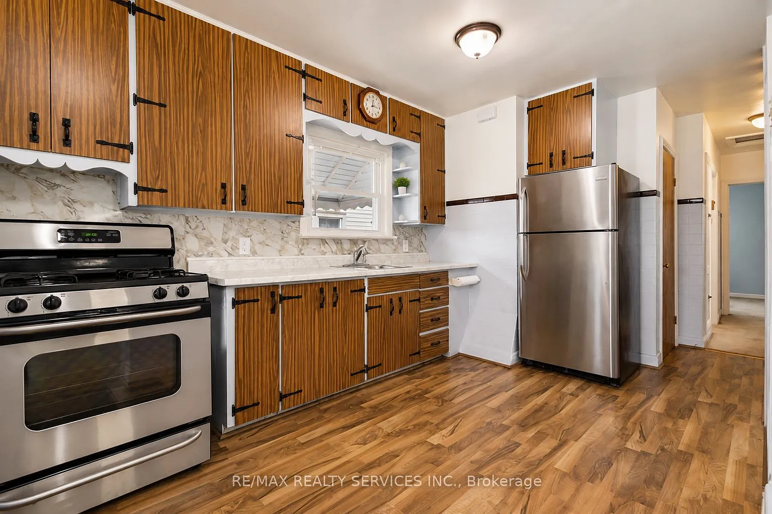 4 bed, $2,300 — Photo 3
