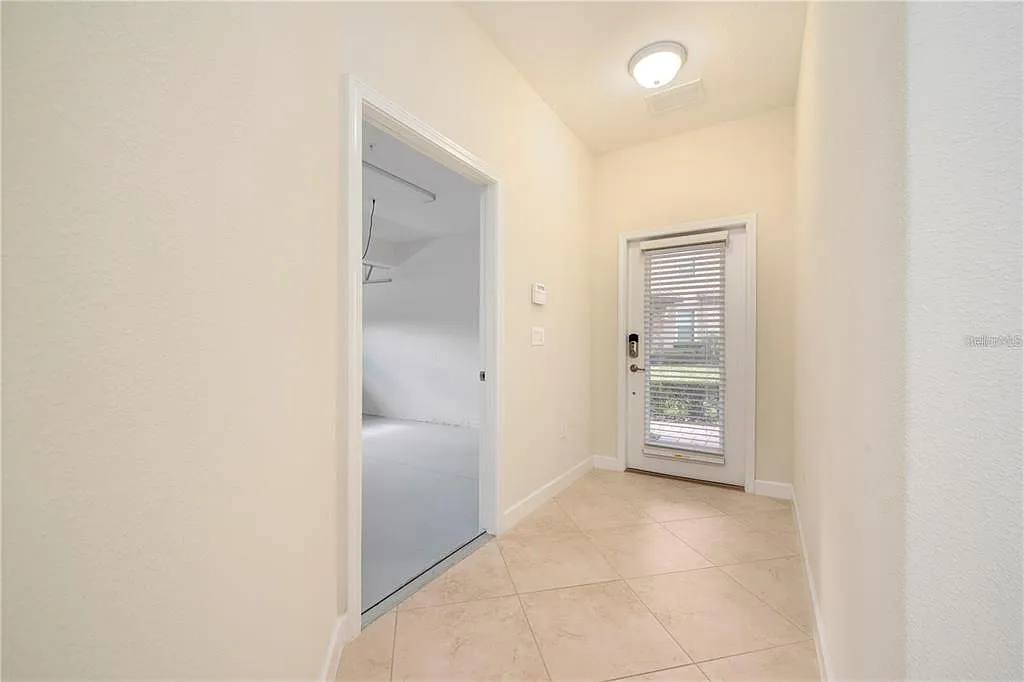 2 bed, 2.0 bath, 1409 sqft, $2,000 — Photo 4