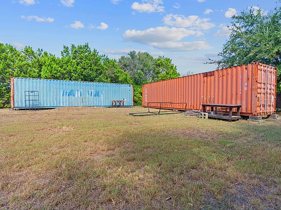3rd image of 700 Corral Ln