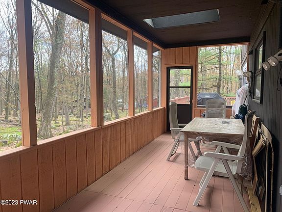 5th image of 127 Lincoln Dr