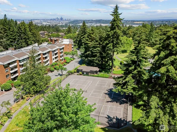 10903 Glen Acres Drive S #B, Seattle, WA 98168