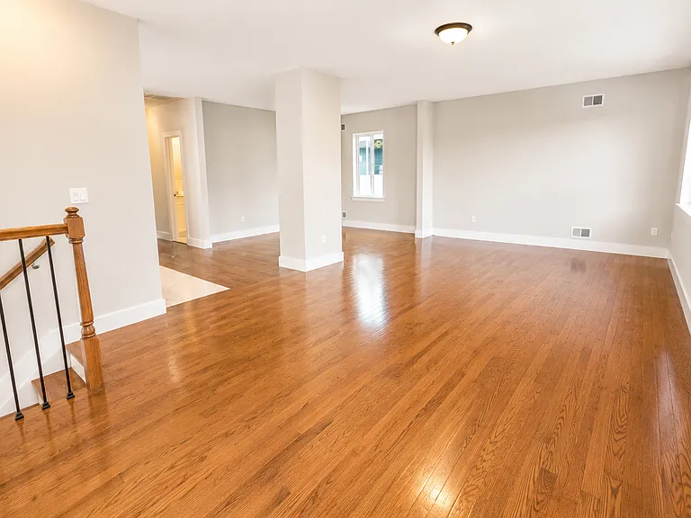 152 Parkwood Ave #2 — Photo 4