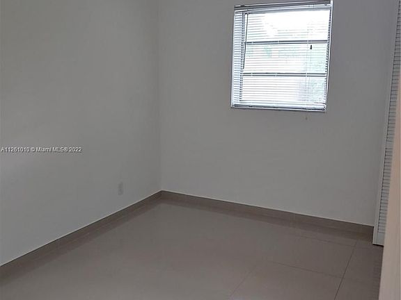 3rd image of 425 SW 22nd Ave #1