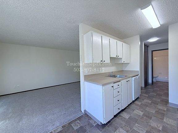 5th image of 5804 SE Milwaukie Ave APT 1