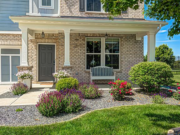 2nd image of 882 Oaklawn Dr