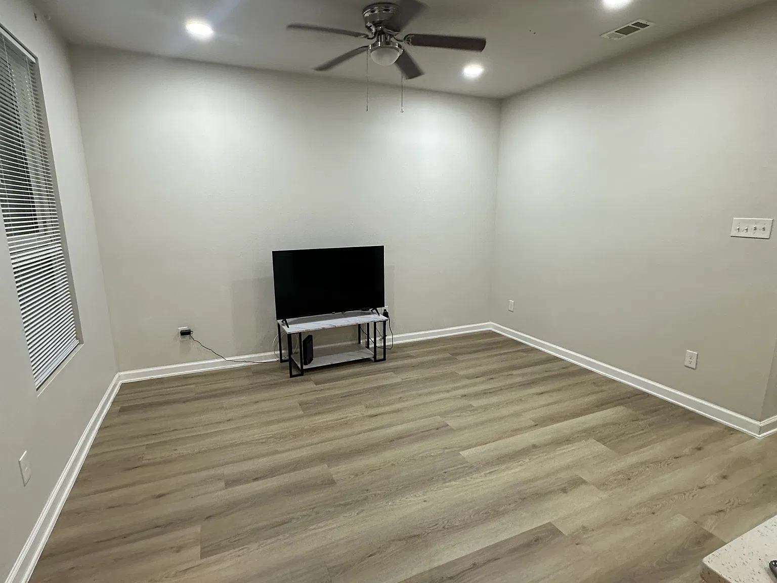 3 bed, 1100 sqft, $1,500 — Photo 4