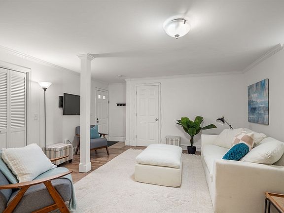 5th image of 796 Dorchester Ave APT 1