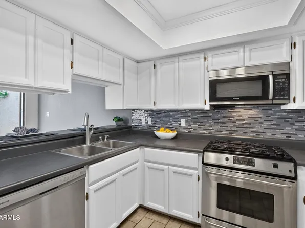 821 E REDONDO Drive, Tempe, AZ 85282