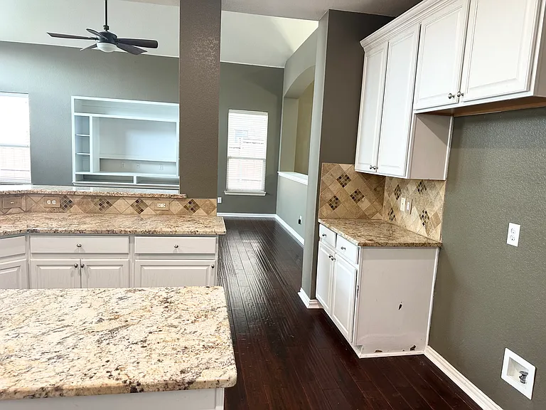 806 Cascades Dr — Photo 21