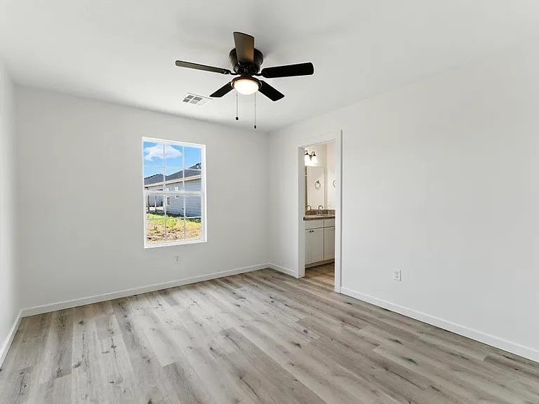 1148 Harbor Dr — Photo 9