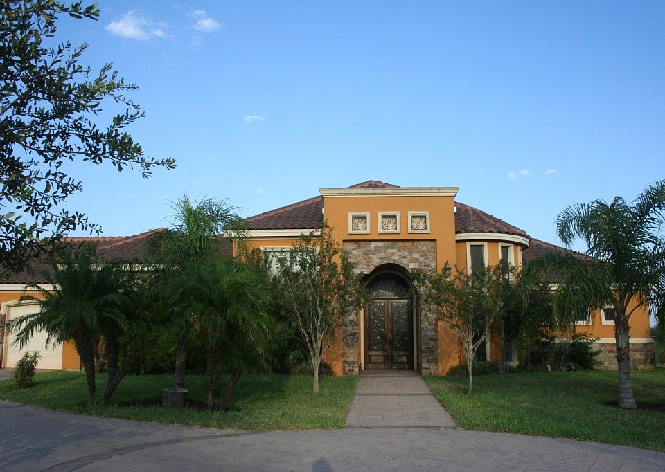 1st image of 22316 Uresti St