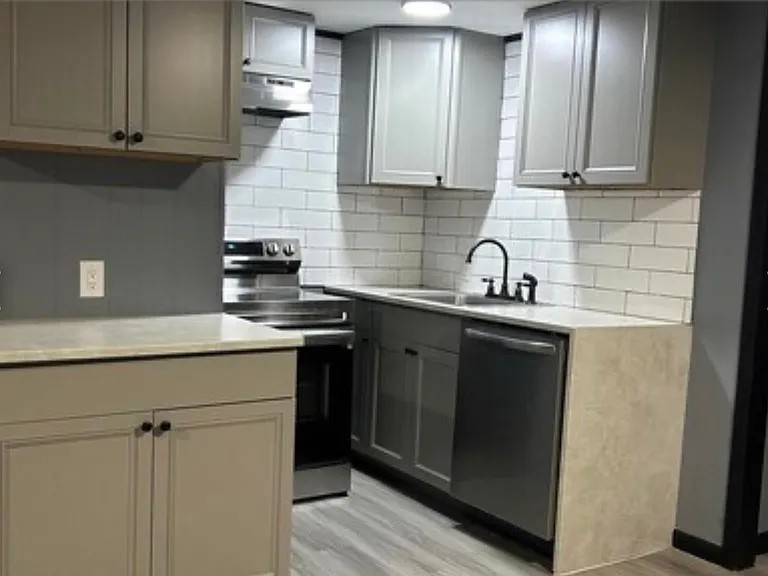3954 Albany St #2 — Photo 7