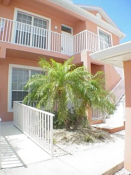3 bed, 2.0 bath, 1517 sqft, $2,000 — Photo 3